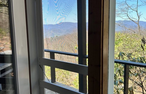 Scaly Mountain Resort | Laurel Bungalow | Panoramic Mountain View