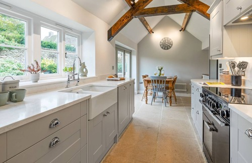 Coln St Aldwyns Cottage | Laurel Cottage - pet-friendly in Coln St Aldwyns
