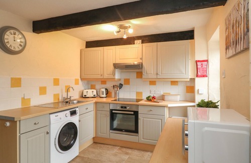 Osmington Mills Cottage | LAUREL COTTAGE, pet friendly, character holiday cottage in Osmington