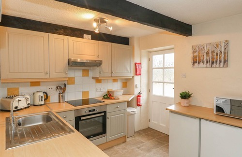 Osmington Mills Cottage | LAUREL COTTAGE, pet friendly, character holiday cottage in Osmington
