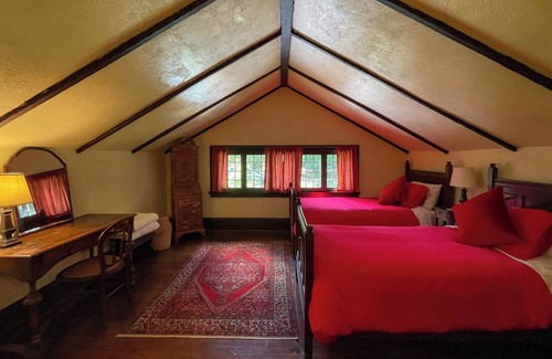 Roscoe Cabin | Laurel Lodge: Old World Catskill Charm near Livingston Manor