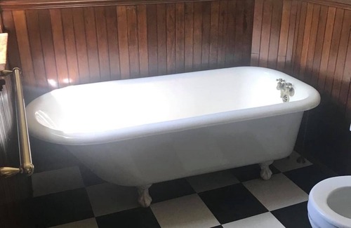 Davis Bed & Breakfast | Laurel River Club Bed & Breakfast