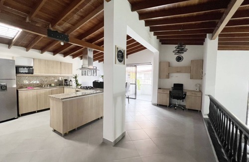 La America House | Laureles House