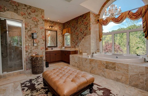 Hendersonville House | Laurelgate Spectacular Mountain Escape close to Hendersonville & Asheville
