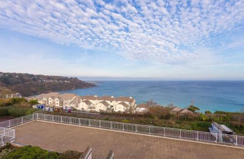 Carbis Bay Apartment | Laurellie