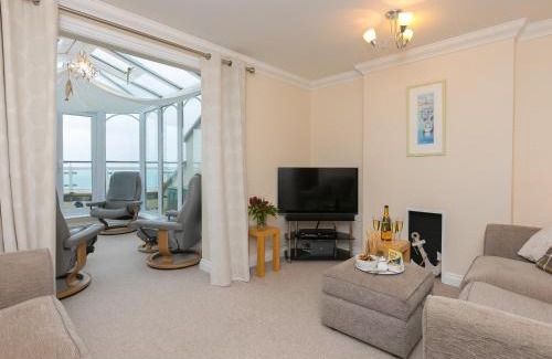 Carbis Bay Apartment | Laurellie