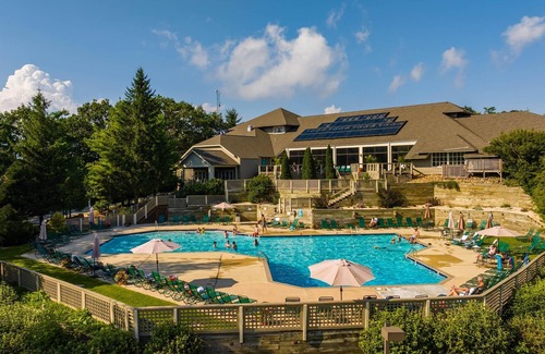 Wintergreen Condo | Laurelwood 44 with Wintergreen Advantage