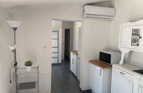 Palau-del-Vidre House | LaurenceOlivier The Annex. 10 minutes from the beaches