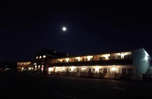Cheticamp Hotel | Laurie's Inn