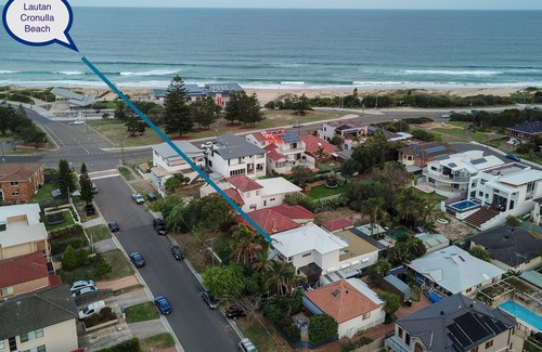 Cronulla Apartment | Lautan Cronulla Beach luxury 2 bedroom apartment set in tropical garden