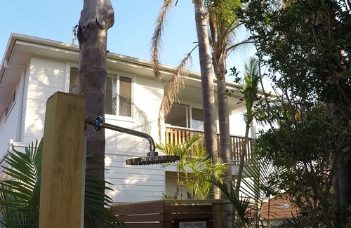 Cronulla Apartment | Lautan Cronulla Beach luxury 2 bedroom apartment set in tropical garden