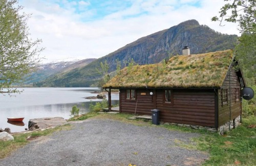 Viksdalen House | Lauvavatnet by Interhome