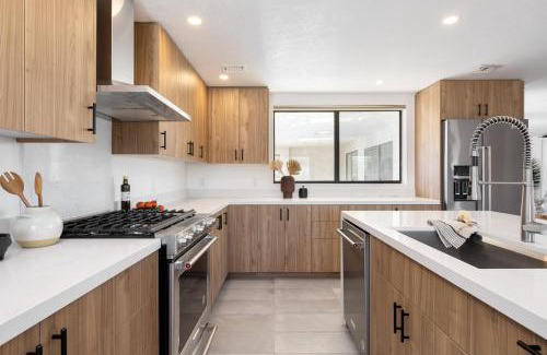 Yucca Valley House | Lava Rocks by AvantStay Gorgeous Desert Haven w Pool Hot Tub Fire Pit Ping Pong