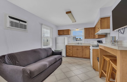 Lavallette House | Lavallette Heart of Town 2 Family Beach Block 2 Bedroom Available!