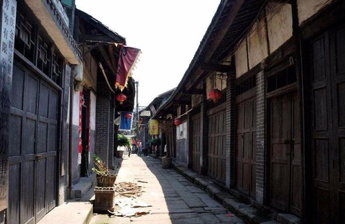 Yongchuan Hotel | Lavande Hotel Chongqing Yongchuan Leheledou Wanda