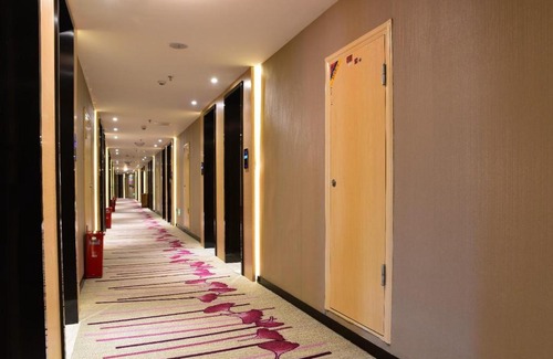 Yongchuan Hotel | Lavande Hotel Chongqing Yongchuan Leheledou Wanda
