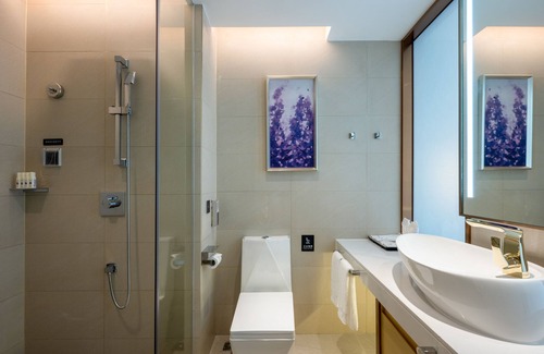 Huizhou Hotel | Lavande Hotel - Huizhou Boluo Shiwan