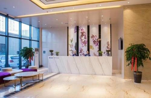 Korla Hotel | Lavande Hotel Korla city government swan lake