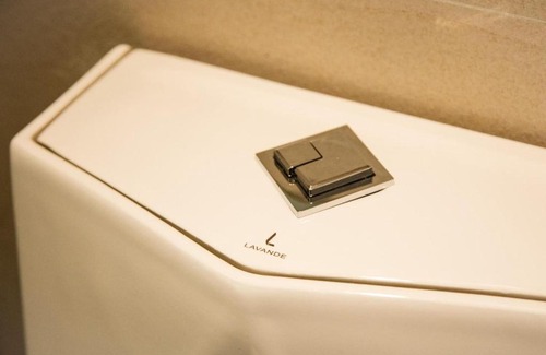 Buji Hotel | Lavande Hotels·Shenzhen North Railway Station Bantian Metro Station