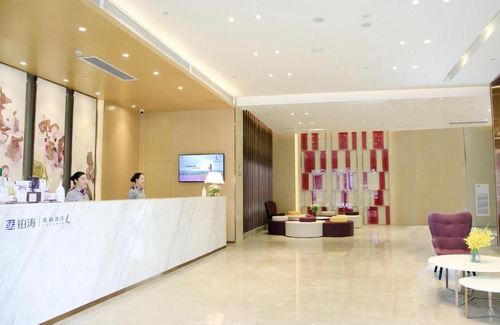 Longhua District Hotel | Lavande Hotels·Shenzhen North Railway Station Longhua Bus Terminal