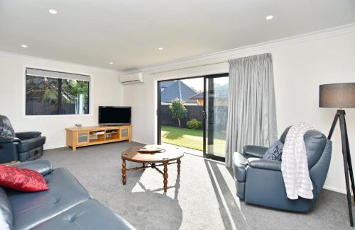 Burnside House | Lavandula 3 - Christchurch Holiday Homes