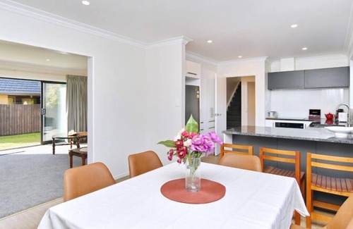Burnside House | Lavandula 3-Spacious 3 bedroom house