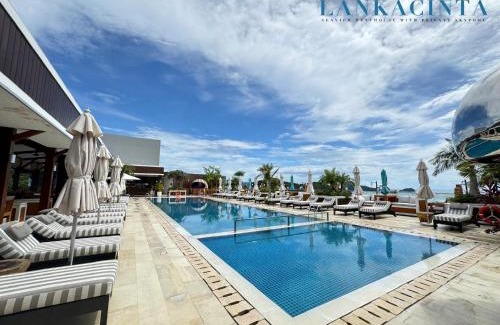 Pantai Tengah Apartment | Lavanya Sea View Apartment with Resort Access