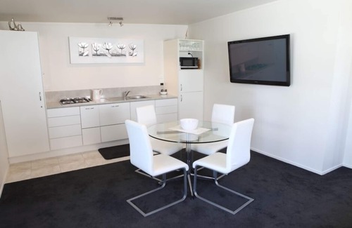 Coromandel Apartment | Lavender Apartment 2 One bedroom Apartment