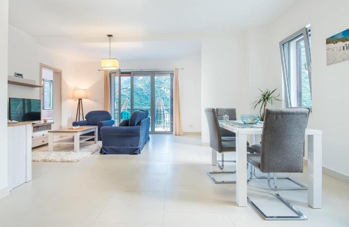 Donji Morinj Apartment | Lavender Bay Apartment