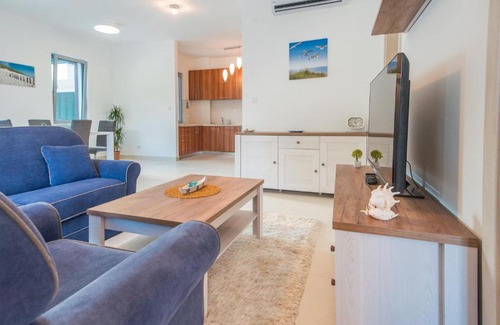 Donji Morinj Apartment | Lavender Bay Apartment
