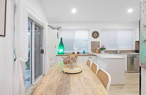 St. Georges Basin House | Lavender Cottage - Garden Retreat with Jacuzzi Oasis in St Georges Basin