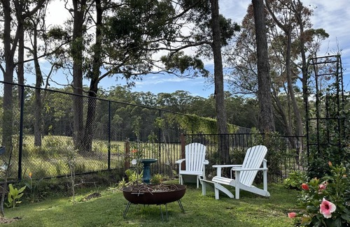St. Georges Basin House | Lavender Cottage - Garden Retreat with Jacuzzi Oasis in St Georges Basin