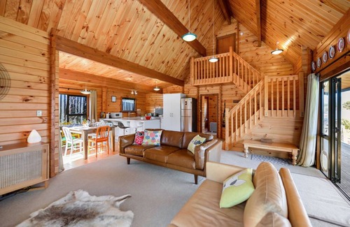 Hanmer Springs House | Lavender Cottage - Hanmer Springs Holiday Home