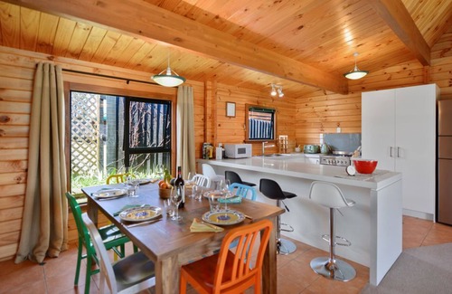 Hanmer Springs House | Lavender Cottage - Hanmer Springs Holiday Home