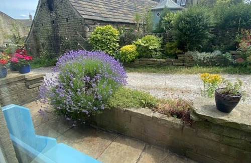 Hepworth Cottage | Lavender Cottage 18th Century Characterful Space