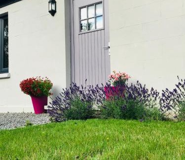Newbridge House | Lavender Cottage - 2 Bedroom Home