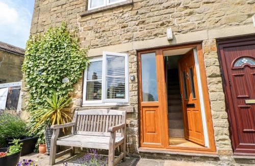 Grewelthorpe House | Lavender Cottage