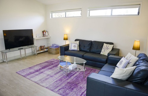 Berry Cottage | LAVENDER COTTAGE IN TOWN