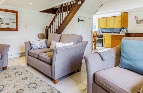 Lower Trengale Cottage | LAVENDER COTTAGE, pet friendly, with open fire in Bodmin Moor