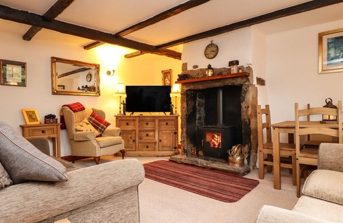 Wesham Cottage | LAVENDER COTTAGE, pet friendly, with open fire in Churchtown