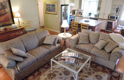 Boyes Hot Springs House | Lavender Hill Cottage – Provence in Sonoma with Views!