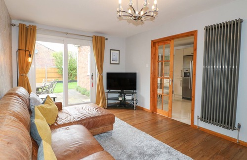 Edwinstowe House | LAVENDER LODGE, family friendly, with a garden in Coalville