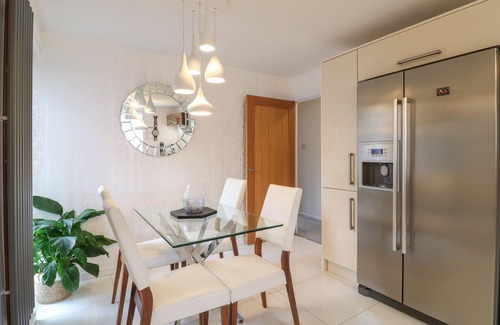 Edwinstowe House | LAVENDER LODGE, family friendly, with a garden in Coalville