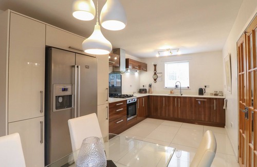 Edwinstowe House | LAVENDER LODGE, family friendly, with a garden in Coalville