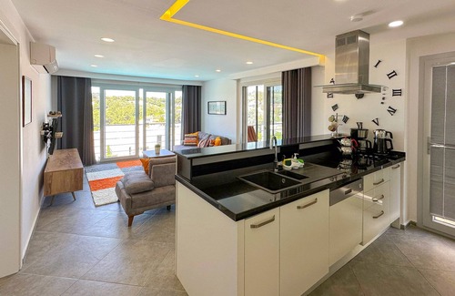 Kadnlar Denizi Mahallesi Apartment | Lavender Poolside D3 – Stunning Seaview Apt with Private Pool & Terrace