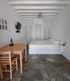 Katapola Apartment | Lavender studio