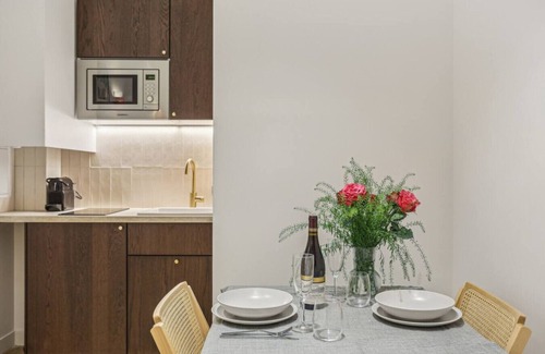 Ternes Apartment | Lavie Maison : AC & Hot Tub Close Arc de Triomphe