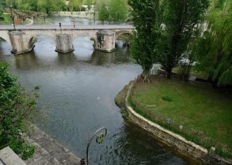 Moret-sur-Loing Apartment | Lavilladouce