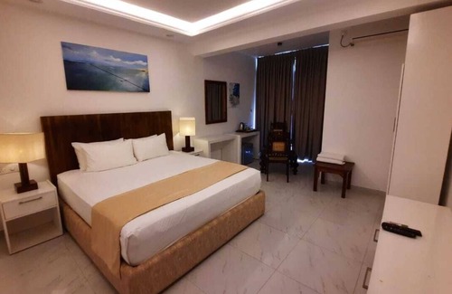 Mount Lavinia Hotel | Lavinia Bay Beach Hotel