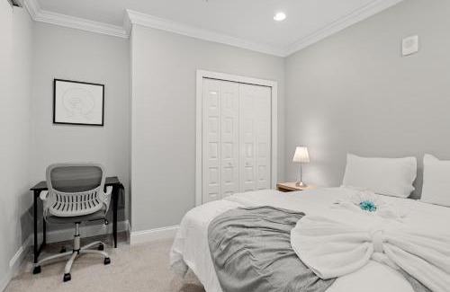 Olde Kensington Apartment | Lavish 1br Rooftop Pool & Gym